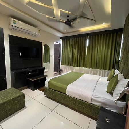 Prime View Hotel Ahmadabad Zewnętrze zdjęcie