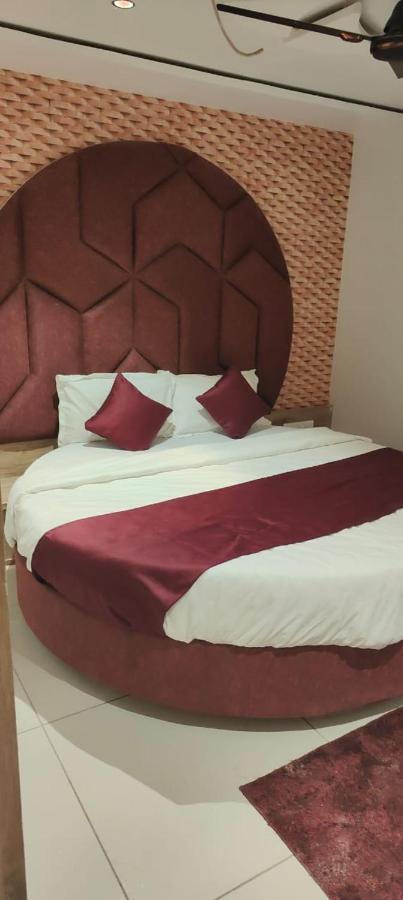 Prime View Hotel Ahmadabad Zewnętrze zdjęcie