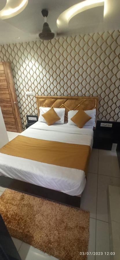 Prime View Hotel Ahmadabad Zewnętrze zdjęcie