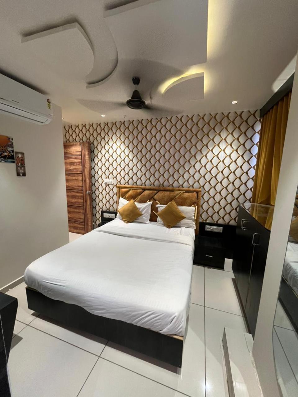 Prime View Hotel Ahmadabad Pokój zdjęcie